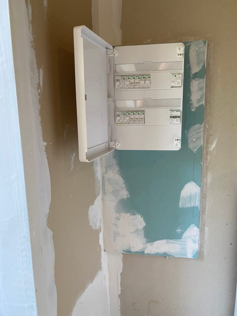 Tweede nieuwe groepenkast na de verbetering